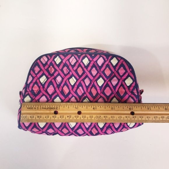 Vera Bradley Medium Zip Cosmetic in Retired Katalina Pink Diamonds pattern - Picture 4 of 5